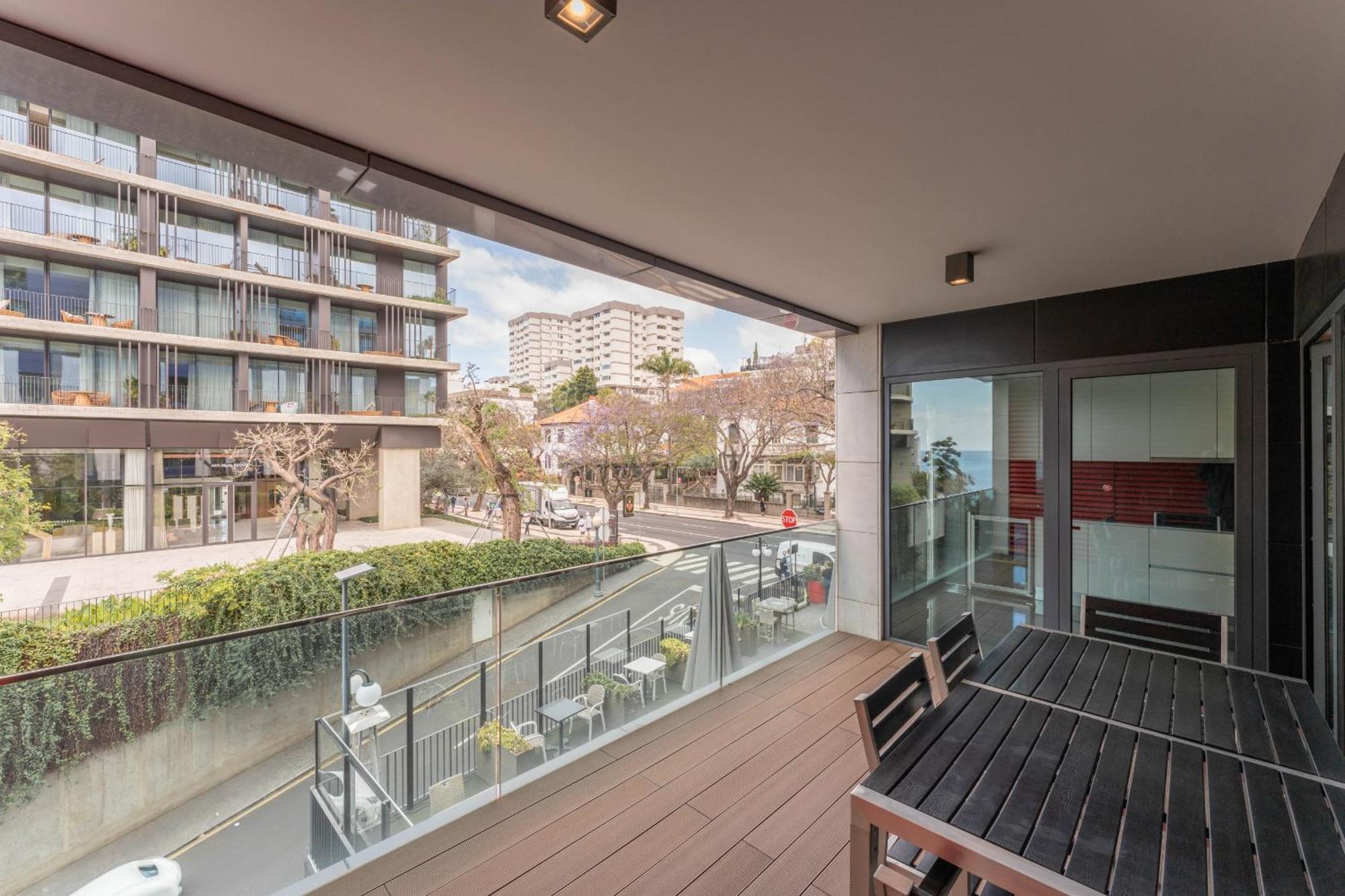 Flh Elegant With Pool & Balcony