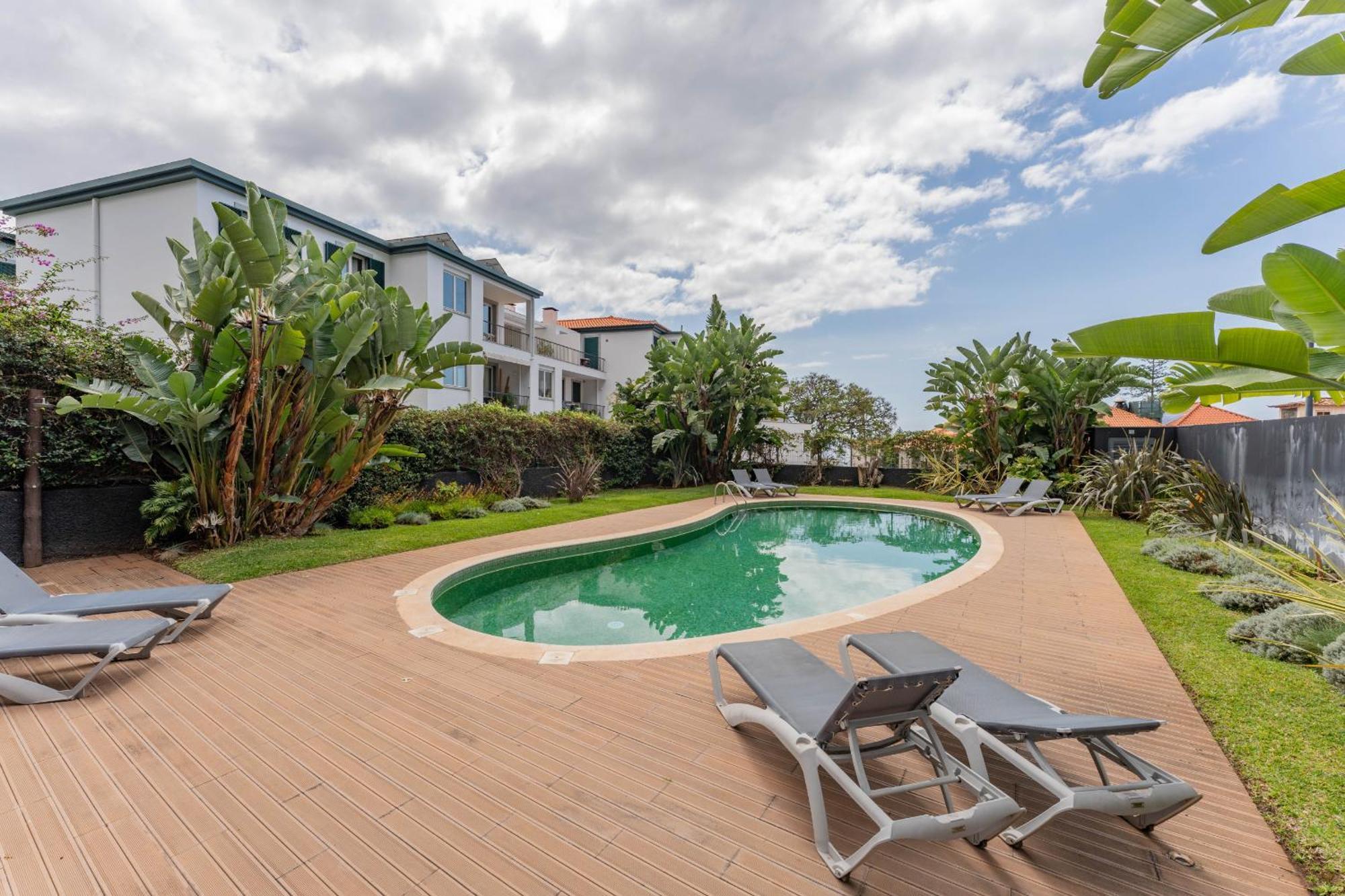 Flh Elegant With Pool & Balcony Apartamento *